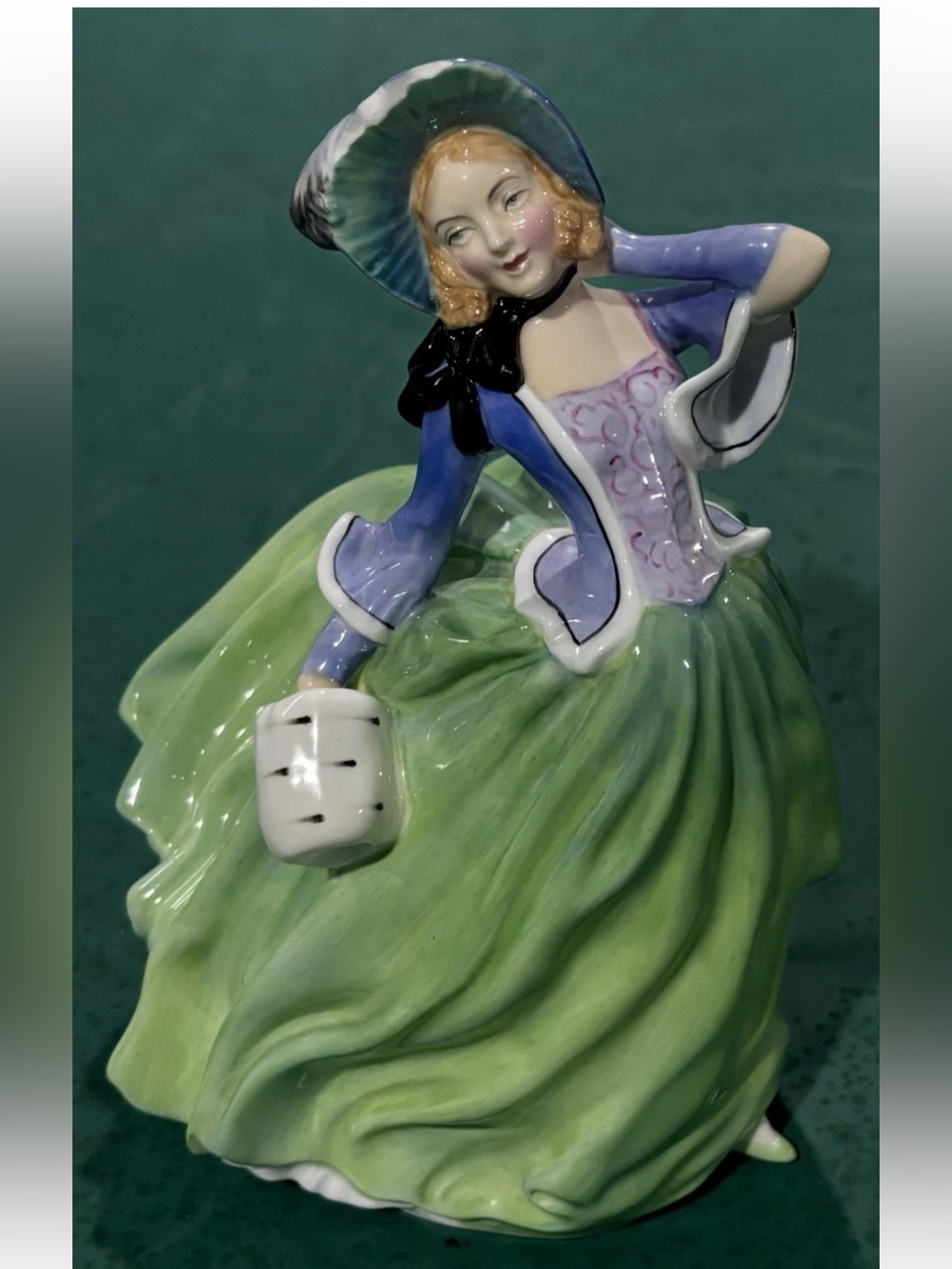 Royal Doulton VTG Lady Figurine “Autumn Breezes Green/Blue HN1918 collectable
